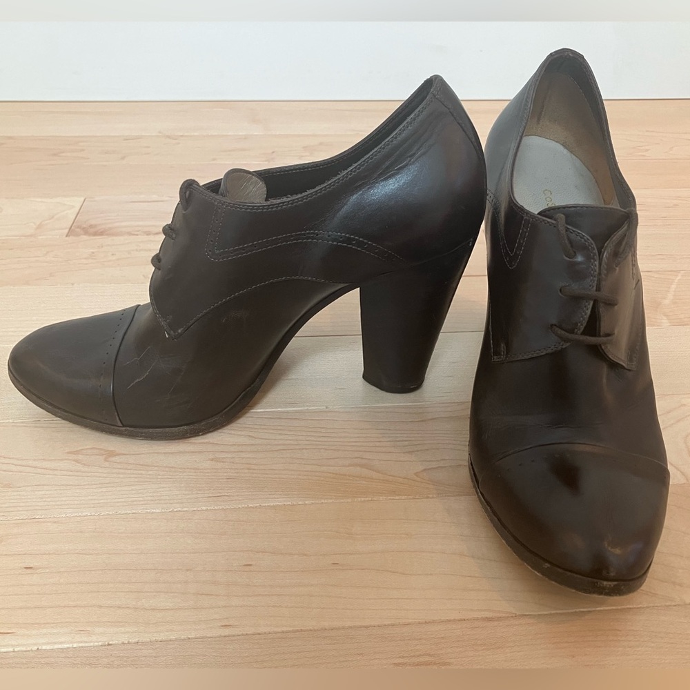 Costume national stacked heel leather lace up pumps. Size 36. Fair condition